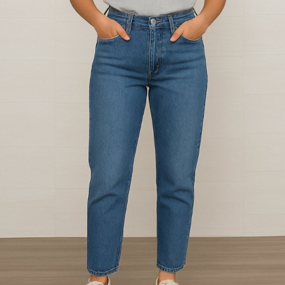 Zara Women's Medium Wash Blue Straight Leg Jeans with Classic Indigo Finish 2